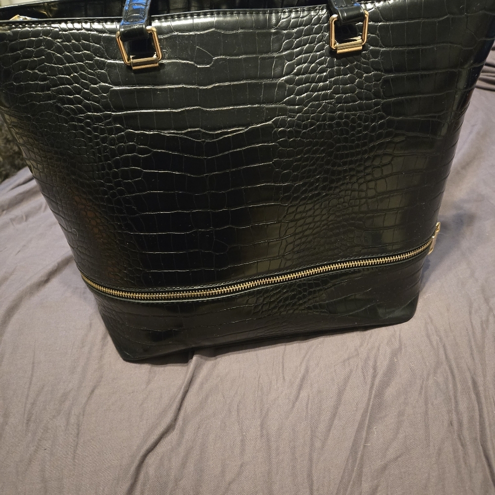 Moda Luxe leather purse